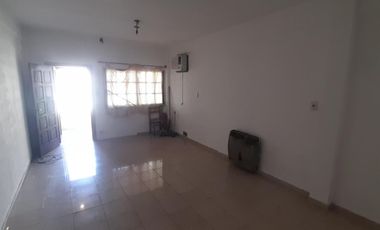 Venta Casa 3 Ambientes Parrilla Cochera