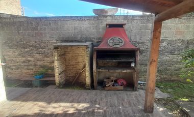Venta Casa 3 Ambientes Parrilla Cochera
