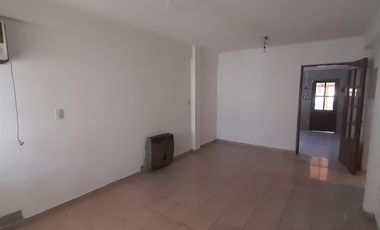 Venta Casa 3 Ambientes Parrilla Cochera