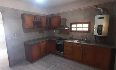 Venta Casa 3 Ambientes Parrilla Cochera