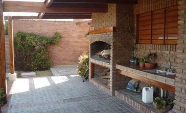 Casa en  alquiler tres dormitorios Urca