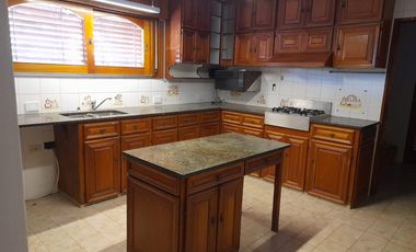 Casa en  alquiler tres dormitorios Urca