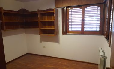 Casa en  alquiler tres dormitorios Urca