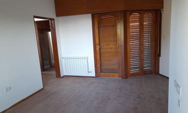 Casa en  alquiler tres dormitorios Urca