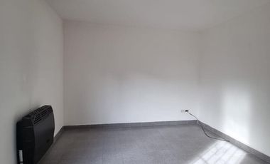 Alquilo Departamento 1 Dormitorio con Ingreso vehicular - Pilar 4162 Planta Baja - Neuquén Capital