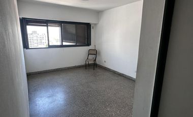 Monoambiente en Quirno al 100
