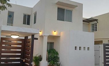 CASA EN VENTA  EN CHUBURNA MERIDA, AMOBLADA Y EQUIPADA