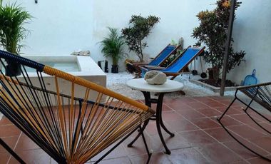 CASA EN VENTA  EN CHUBURNA MERIDA, AMOBLADA Y EQUIPADA