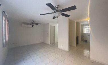 Casa en Renta en Cerrada Providencia, Apodaca | 3 Recámaras, Privada