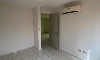 Casa en Renta en Cerrada Providencia, Apodaca | 3 Recámaras, Privada