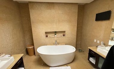 ¡En Renta Espectacular Residencia en Fuentes del Pedregal!