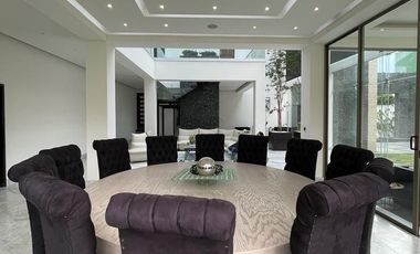 ¡En Renta Espectacular Residencia en Fuentes del Pedregal!