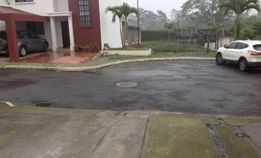 Venta departamento de 3 dormitorios 110m2 en Santo Domingo de los Tsáchilas