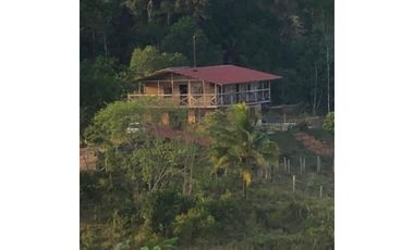 FINCA CON CASA DE 2 PISO / CAPIRA / 38 HECTAREA / RIO Y OJO DE AGUA JC