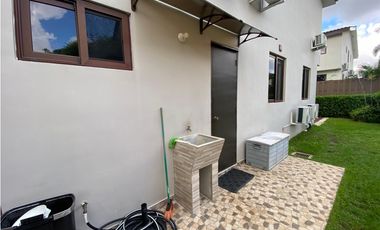 BRISAS DEL GOLF / GARDENIAS / 260M / 3 HABITACION / ESQUINA