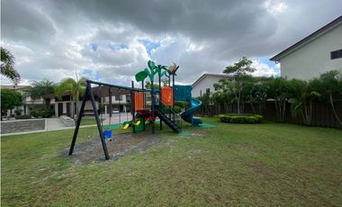 BRISAS DEL GOLF / GARDENIAS / 260M / 3 HABITACION / ESQUINA