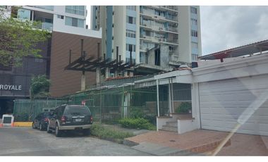 Remate Bancario /  9 Niveles con 1,900 mt2 y Piscina # 2162 cvd