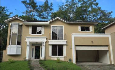 CLAYTON / EMBASSY GARDENS / DOS NIVELES / BALCON / 3 HABITACION