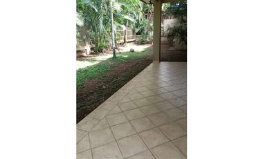CLAYTON / EMBASSY GARDENS / DOS NIVELES / BALCON / 3 HABITACION