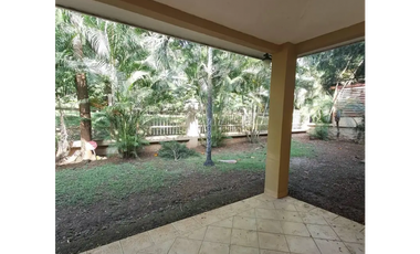CLAYTON / EMBASSY GARDENS / DOS NIVELES / BALCON / 3 HABITACION