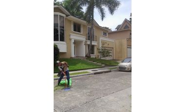 CLAYTON / EMBASSY GARDENS / DOS NIVELES / BALCON / 3 HABITACION