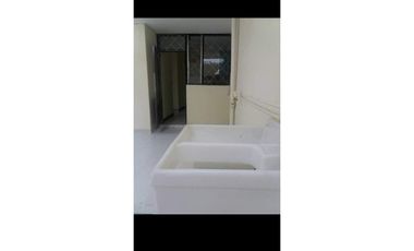 SE ARRIENDA CASA PARA USO COMERCIAL, DOS NIVELES, AREAS 190 MTS