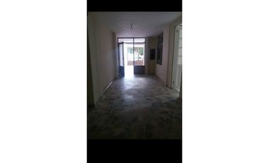 SE ARRIENDA CASA PARA USO COMERCIAL, DOS NIVELES, AREAS 190 MTS