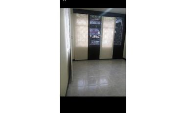 SE ARRIENDA CASA PARA USO COMERCIAL, DOS NIVELES, AREAS 190 MTS