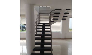 SE ARRIENDA CASA, CONJUNTO VALLE DE GUARATAROS