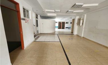 SE ARRIENDA CASA COMERCIAL, AREA 620 MT, EXCELENTE SECTOR.