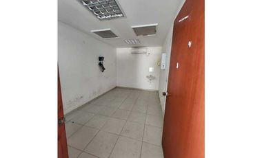 SE ARRIENDA CASA COMERCIAL, AREA 620 MT, EXCELENTE SECTOR.