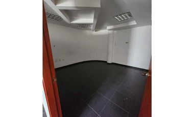 SE ARRIENDA CASA COMERCIAL, AREA 620 MT, EXCELENTE SECTOR.