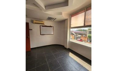 SE ARRIENDA CASA COMERCIAL, AREA 620 MT, EXCELENTE SECTOR.