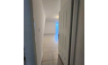 SE ARRIENDA APTO DE DOS HABITACIONES, PARQUE INTRA