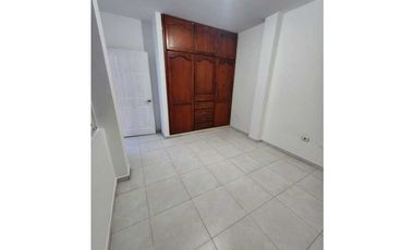 SE ARRIENDA APTO DE DOS HABITACIONES, PARQUE INTRA
