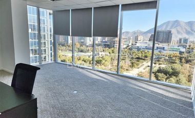 Oficina en Arriendo en A pasos del Metro Manquehue, Futura línea 7 del Metro, excelente conectiviad