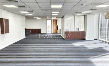 Oficina en Arriendo en A pasos del Metro Manquehue, Futura línea 7 del Metro, excelente conectiviad