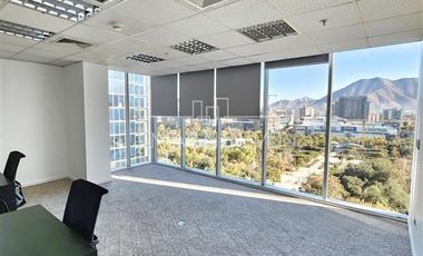 Oficina en Arriendo en A pasos del Metro Manquehue, Futura línea 7 del Metro, excelente conectiviad