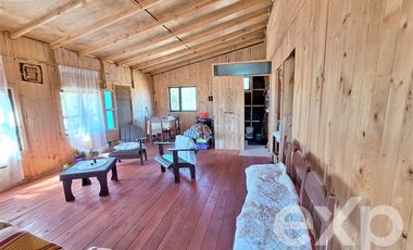 Casa en Venta en Vende sitio 5000 m2 casa 56 m2 Pichilemu