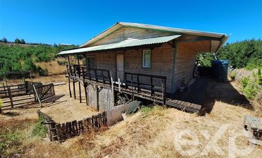 Casa en Venta en Vende sitio 5000 m2 casa 56 m2 Pichilemu