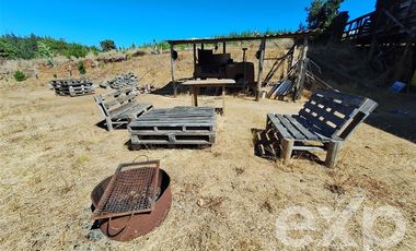 Casa en Venta en Vende sitio 5000 m2 casa 56 m2 Pichilemu