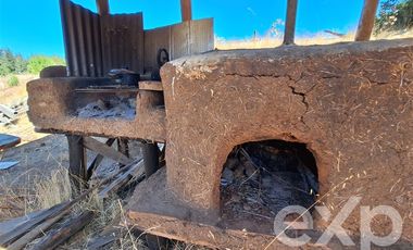 Casa en Venta en Vende sitio 5000 m2 casa 56 m2 Pichilemu