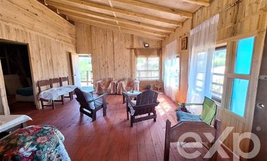 Casa en Venta en Vende sitio 5000 m2 casa 56 m2 Pichilemu