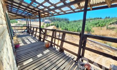 Casa en Venta en Vende sitio 5000 m2 casa 56 m2 Pichilemu