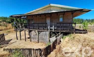 Casa en Venta en Vende sitio 5000 m2 casa 56 m2 Pichilemu