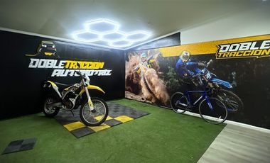 Local Comercial en Arriendo en Av. Vitacura / La Aurora