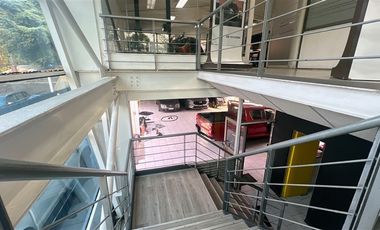 Local Comercial en Arriendo en Av. Vitacura / La Aurora