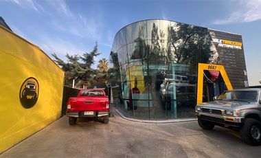 Local Comercial en Arriendo en Av. Vitacura / La Aurora