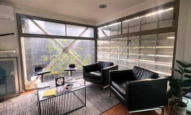 Local Comercial en Arriendo en Av. Vitacura / La Aurora