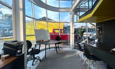 Local Comercial en Arriendo en Av. Vitacura / La Aurora